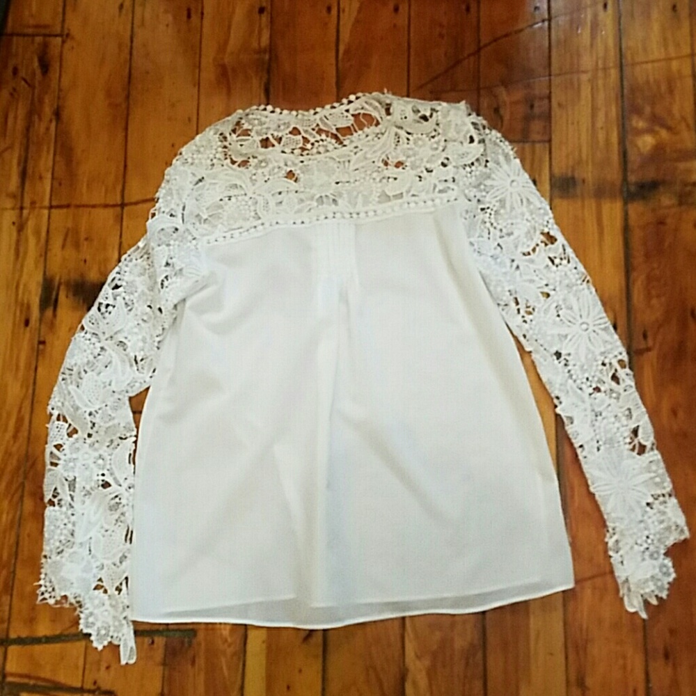 Pretty white top